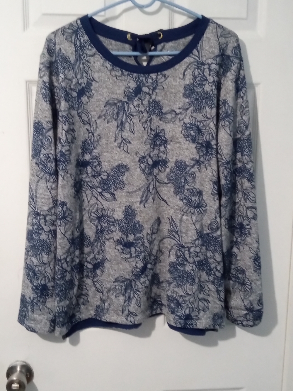 St. John's Bay Navy Floral on Gray Long-Sleeve Knit Top
